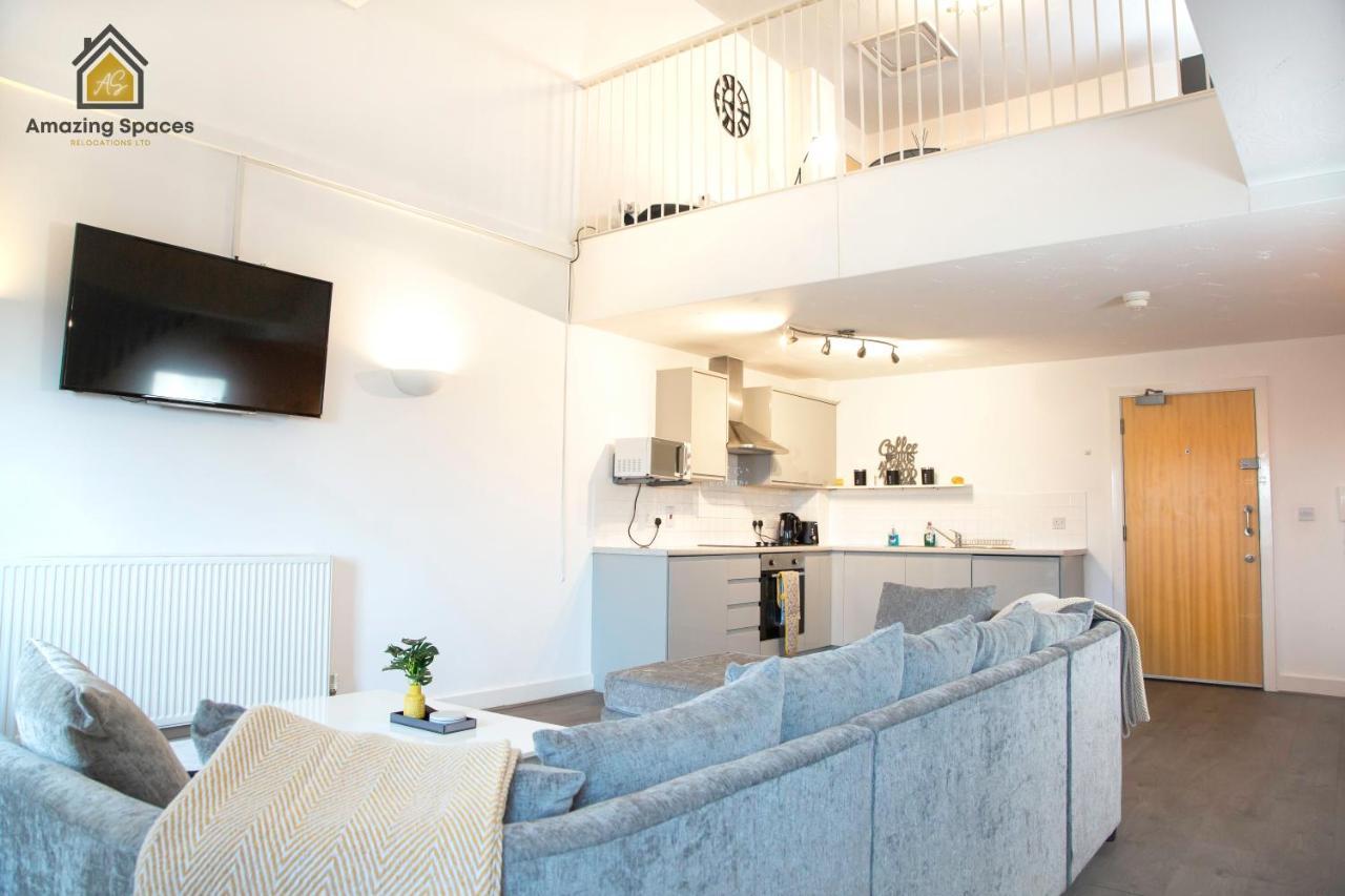 Large Unique 2 Bedroom Duplex Apartment With Private Parking & Free Wifi - Vat Qualifying By Amazing Spaces Relocations Ltd วอร์ริงตัน ภายนอก รูปภาพ