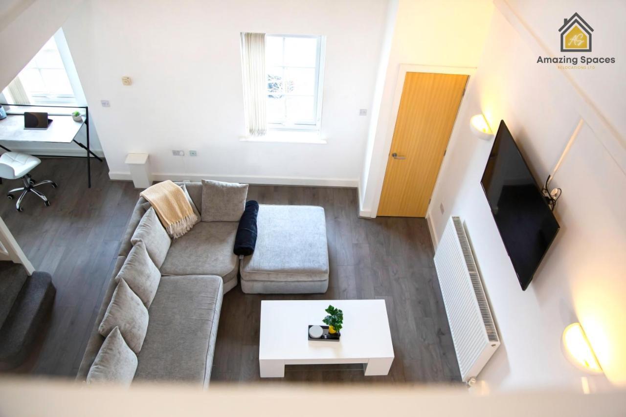 Large Unique 2 Bedroom Duplex Apartment With Private Parking & Free Wifi - Vat Qualifying By Amazing Spaces Relocations Ltd วอร์ริงตัน ภายนอก รูปภาพ