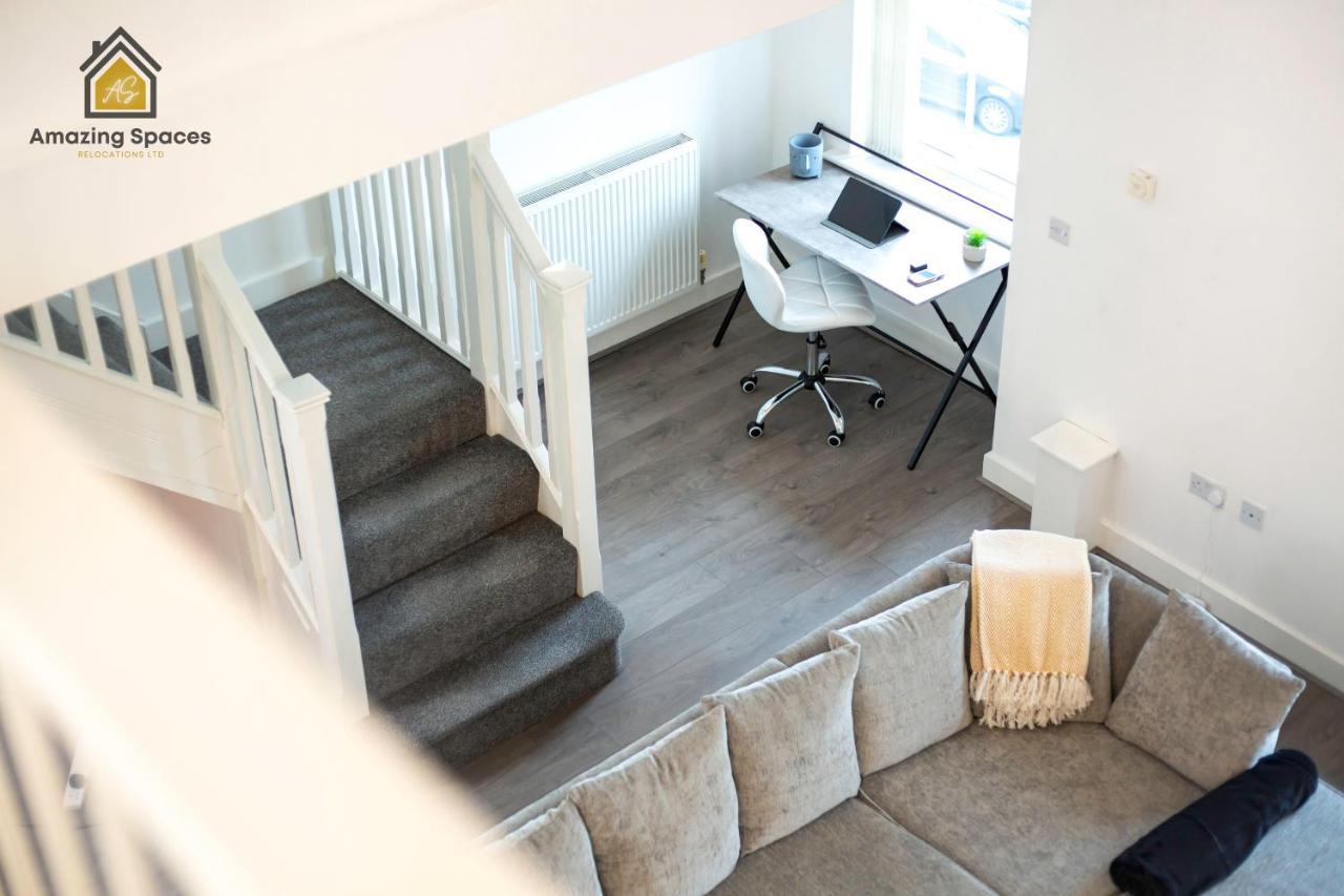 Large Unique 2 Bedroom Duplex Apartment With Private Parking & Free Wifi - Vat Qualifying By Amazing Spaces Relocations Ltd วอร์ริงตัน ภายนอก รูปภาพ